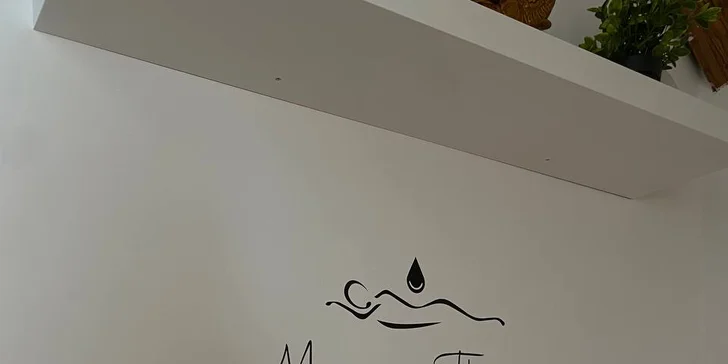 Masáže dle výběru: masáž zad, klasická nebo relax s lávovými kameny