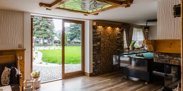 Lesní apartmány kousek od aquaparku Terma Bania: wellness, snídaně a slevy na zábavu