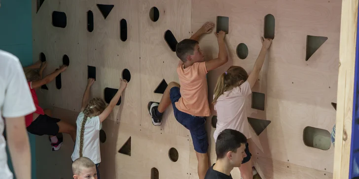 Vstupy pro děti do největšího a nejmodernějšího trampolínového parku na Moravě