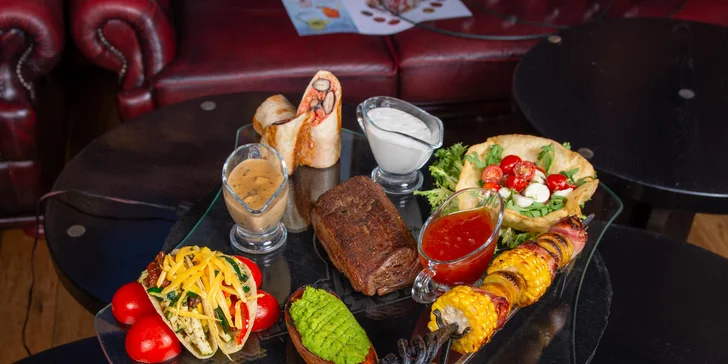 Hostina v kubánské restauraci pro 2–4 osoby: steak, tortilly, tacos a přílohy