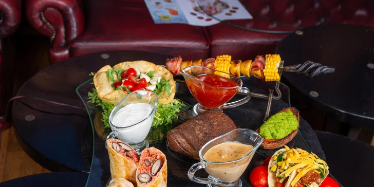 Hostina v kubánské restauraci pro 2–4 osoby: steak, tortilly, tacos a přílohy
