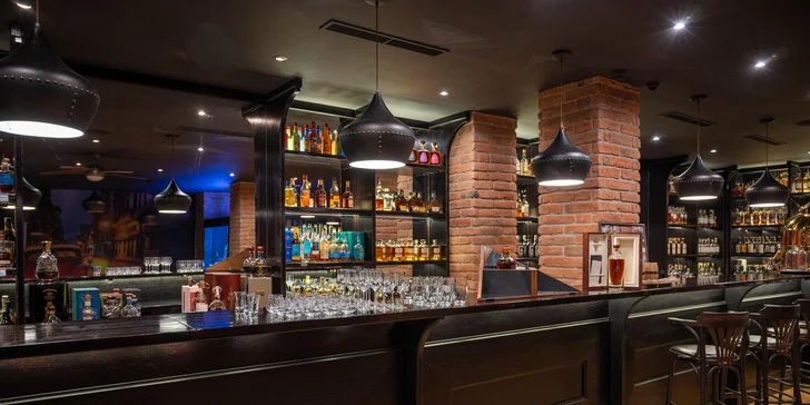 Hostina v kubánské restauraci pro 2–4 osoby: steak, tortilly, tacos a přílohy