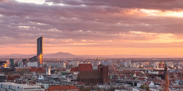Luxusní apartmány ve Sky Tower: nejvyšší budova Wrocławi a nedávno i Polska, možnost jacuzzi