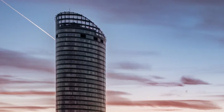 Luxusní apartmány ve Sky Tower: nejvyšší budova Wrocławi a nedávno i Polska, možnost jacuzzi