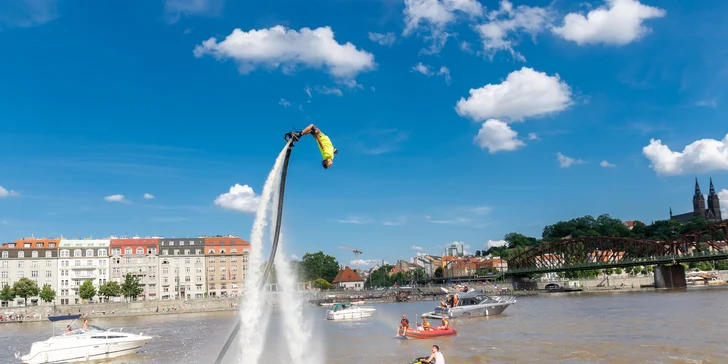 Lekcí vás provedou ti nejlepší letci České republiky, kteří spolupracují i se zakladatelem celého flyboardingu – Franky Zapatou.