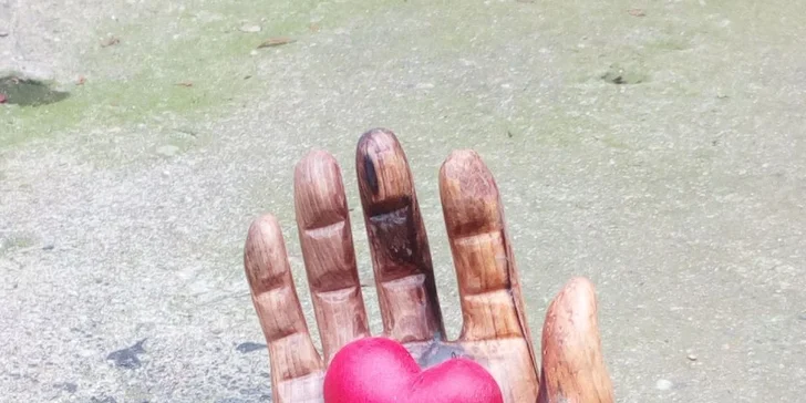 Dejte prostor své kreativitě: kurz řezbářství či linorytových razítek pro 1 i 2 osoby