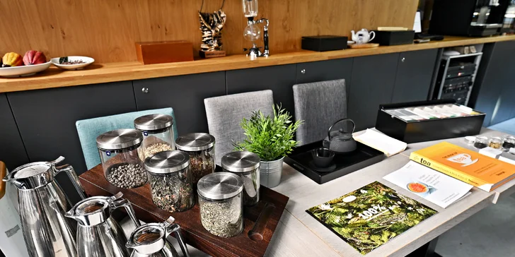 Čajový kurz v Praze - Karlíně: Objevte tajemství čajových lístků