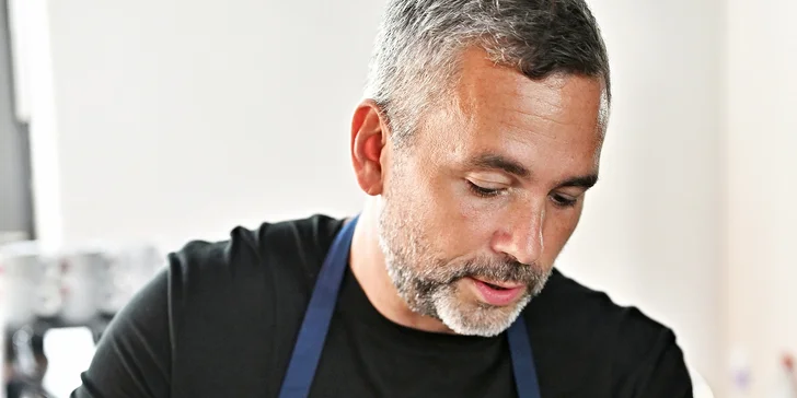 Čajový kurz v Praze - Karlíně: Objevte tajemství čajových lístků