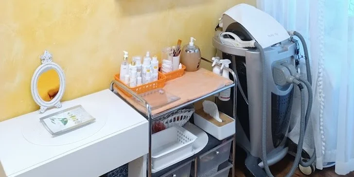 Manuální lymfatická masáž obličeje, krku, dekoltu a hlavy i s PDT lampou