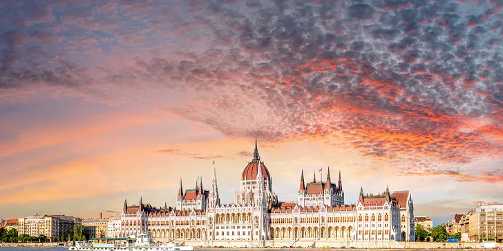 Advent v Egeru i Budapešti: 3 noci v hotelu Flora**** s polopenzí a saunami, doprava, vstup do lázní