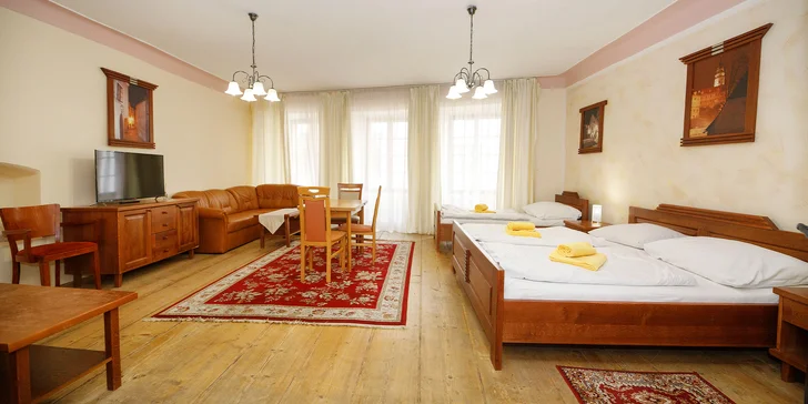 Pobyt v srdci Českého Krumlova se snídaní a vínem: pokoj nebo apartmán až pro 5 osob