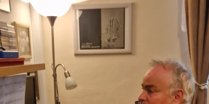 Originální píseň od hudebního skladatele se jménem obdarovaného i dárce