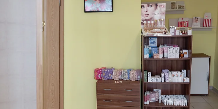 Barvení obočí nebo řas či kompletní balíček v salonu v centru Brna