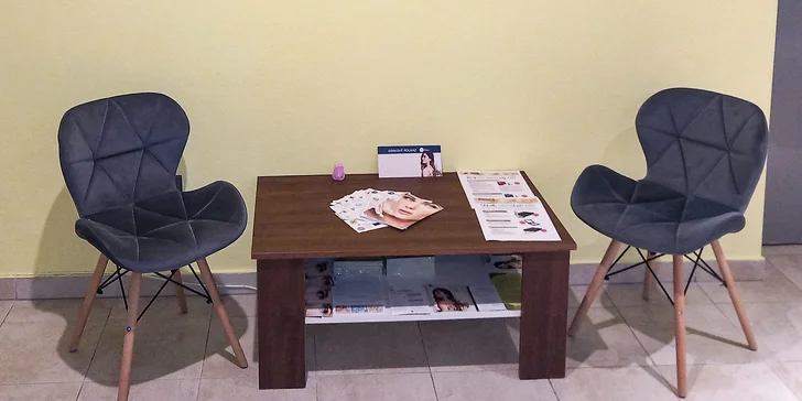 Barvení obočí nebo řas či kompletní balíček v salonu v centru Brna