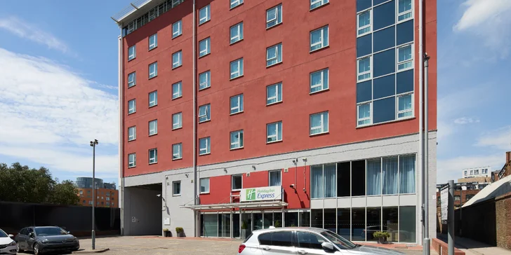 Dvě nebo tři noci v hotelu Holiday Inn v Londýně s vyhlídkovým busem a prohlídkami s průvodcem