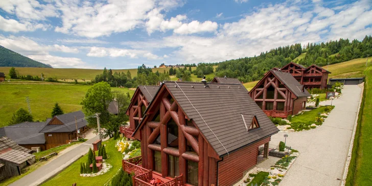 Pobyt s noblesou: luxusní chaty s výhledem na Belianské Tatry, vlastní sauna a jacuzzi na terase