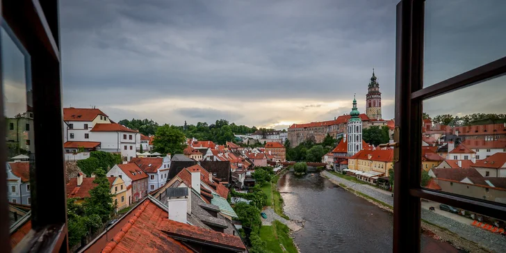 Krásný hotel v srdci Českého Krumlova s výhledem na Vltavu i zámek: balíčky s jídlem, wellness i voroplavbou