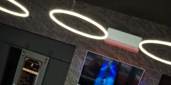 Střih vlasů, úprava vousů nebo kompletní péče v barberu v centru Litoměřic