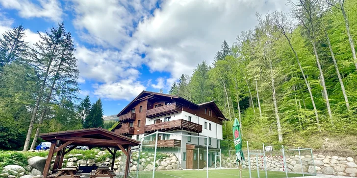 Pobyt v horském rodinném penzionu v Nízkých Tatrách s polopenzí a slevou do wellness