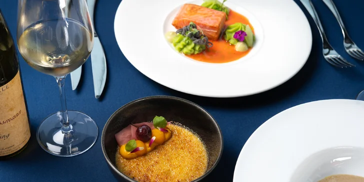 Luxusní 5chodové menu v Žižkovské věži: foie gras, losos, vepřový bok, cheesecake a signature koktejly