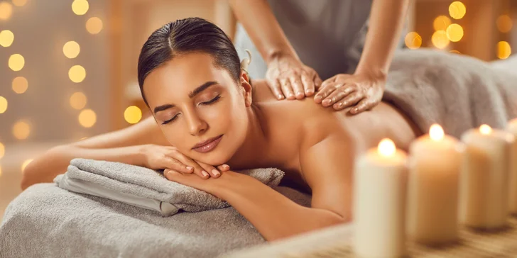 Reflexní terapie nohou či relaxační nebo aroma masáž zad: 45–60 min.