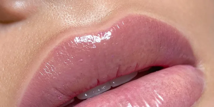 Nový permanentní make-up či korekce stávajícího: obočí, oční linky či rty