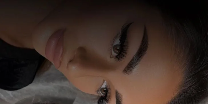 Nový permanentní make-up či korekce stávajícího: obočí, oční linky či rty