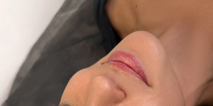 Nový permanentní make-up či korekce stávajícího: obočí, oční linky či rty