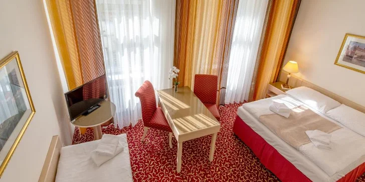 Hotel v centru Karlových Varů: jídlo a wellness, možnost masáže i solné jeskyně