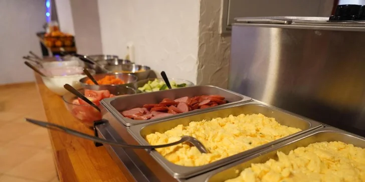 Hotel v centru Karlových Varů: jídlo a wellness, možnost masáže i solné jeskyně