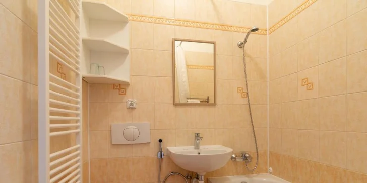 Hotel v centru Karlových Varů: jídlo a wellness, možnost masáže i solné jeskyně