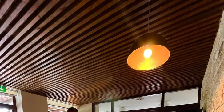 Smlsněte si na poctivé masové dobrotě: 1 nebo 2 burgery dle výběru, vč. hranolek