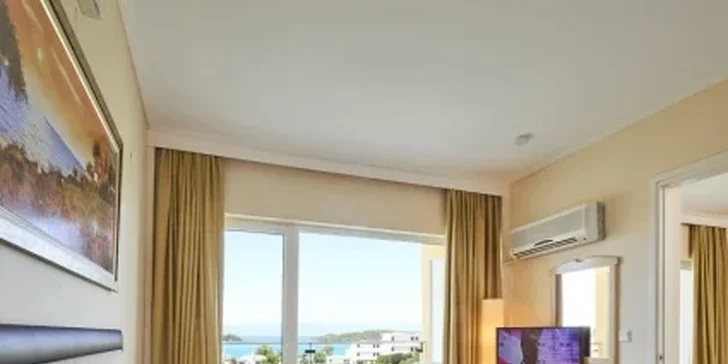 Hurá na Peloponés: 3* hotel přímo u pláže, all inclusive, bazény, letenky