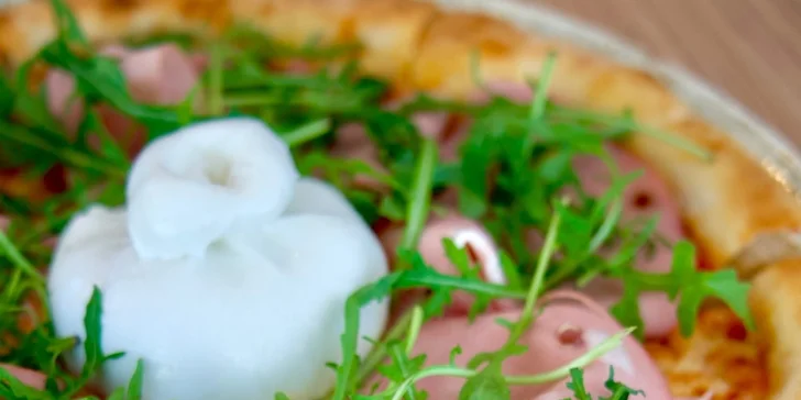 Pizza dle výběru i vč. nápoje pro 1-2 osoby v samém srdci Prahy: margherita i diavola