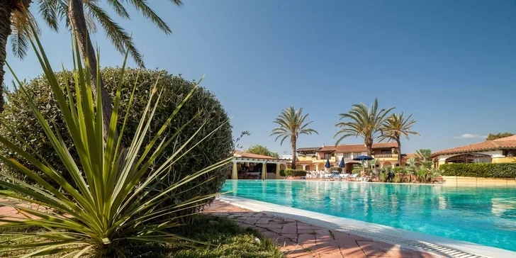 4* pohoda na Sardinii: hotel TH San Teodoro (Liscia Eldi Resort), pláž na dohled a strava