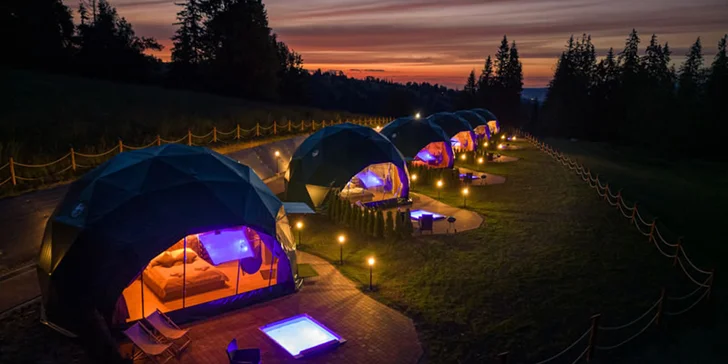 Romantický glamping s venkovní vířivkou jen 8 km od Zakopaného