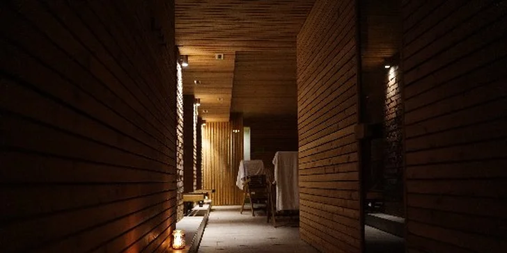 Uvolnění, relax a detoxikace: relaxační nebo lymfatická masáž, privátní sauna i celotělový zábal