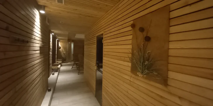 Uvolnění, relax a detoxikace: relaxační nebo lymfatická masáž, privátní sauna i celotělový zábal