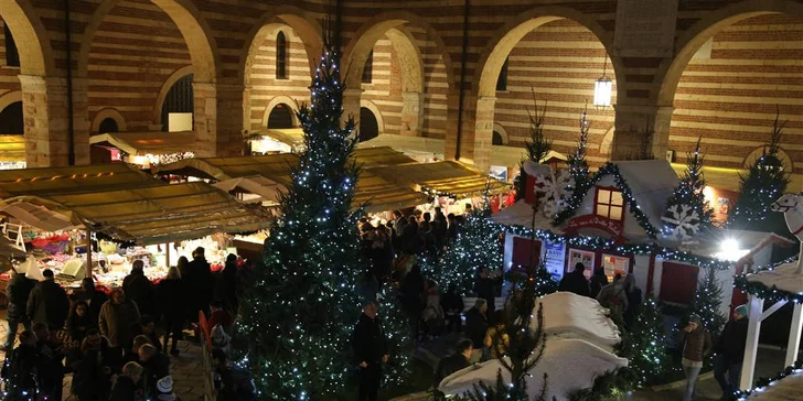 Zájezd do adventních Benátek a Verony s ubytováním a snídaní