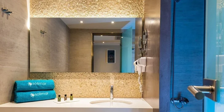 Letecky na Krétu: 5* hotel u pláže, all inclusive, bazény, tenis i miniclub