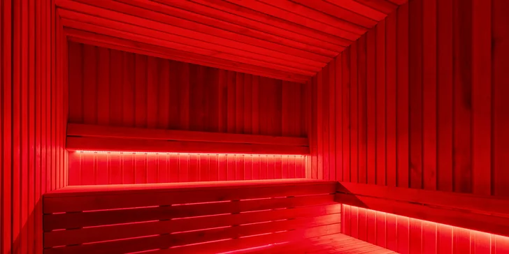 Privátní wellness pro 2 až 4 osoby: sauna, vířivka, ovocný talíř i prosecco