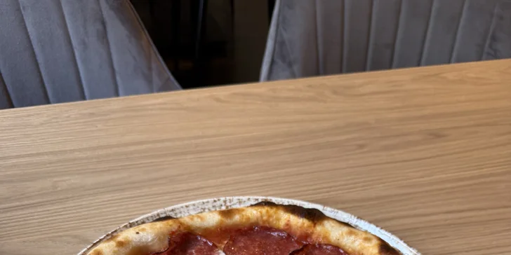 Pizza dle výběru i vč. nápoje pro 1-2 osoby v samém srdci Prahy: margherita i diavola