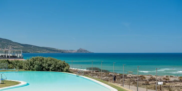 Sardinie s plnou penzí: Hotel Bellevue Resort Sardinia**** u písčité pláže, letenky i transfery v ceně