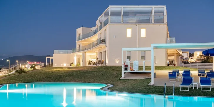 Sardinie s plnou penzí: Hotel Bellevue Resort Sardinia**** u písčité pláže, letenky i transfery v ceně