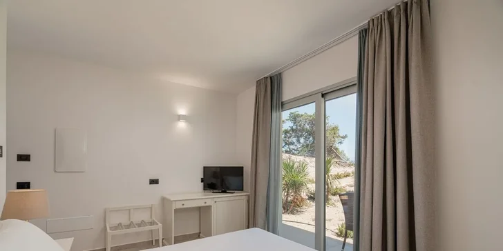 Sardinie s plnou penzí: Hotel Bellevue Resort Sardinia**** u písčité pláže, letenky i transfery v ceně
