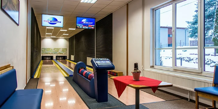 1 hodina bowlingu až pro 8 hráčů vč. zapůjčení bot: dopoledne či odpoledne