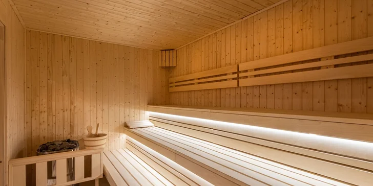 Wellness pobyt v Hévízu: vstup do termálů, sauny, polopenze a masáž