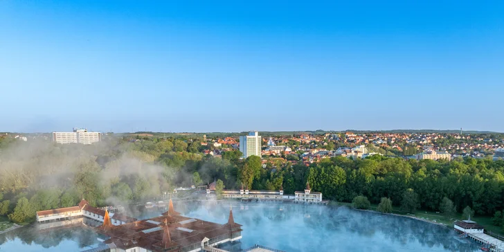 Wellness pobyt v Hévízu: vstup do termálů, sauny, polopenze a masáž