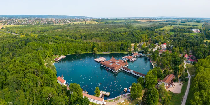 Wellness pobyt v Hévízu: vstup do termálů, sauny, polopenze a masáž