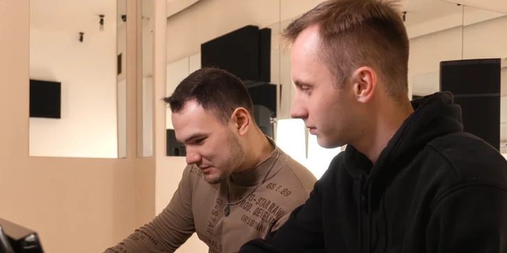 2-5 soukromých lekcí zpěvu nebo hry na hudební nástroj dle výběru